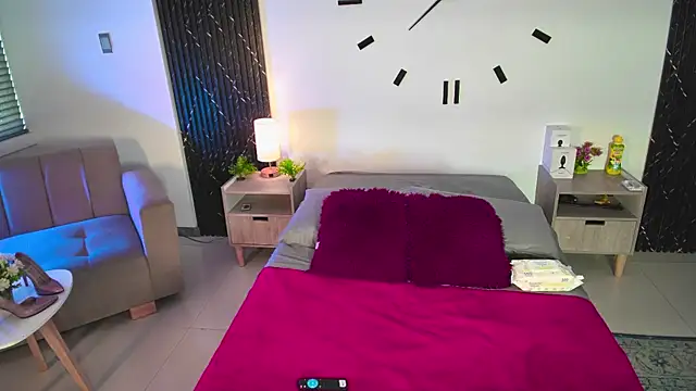 Snapshot of aurora_petitee chatting on May 23, 12:42 pm aurora petitee online show from May 23, 12:42 pm