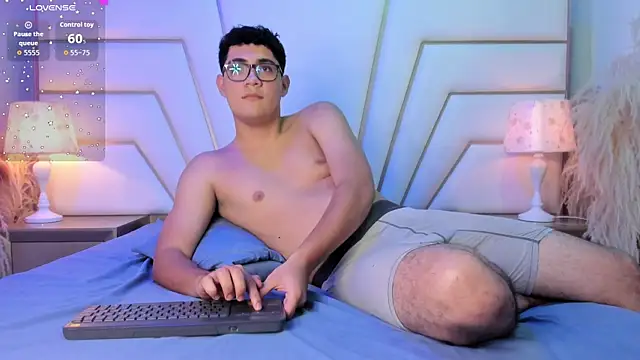 DylanLuxe online show from April 16, 3:29 am