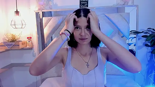 Snapshot of sofy_bonnet1 chatting on May 14, 11:28 am sofy bonnet1 online show from May 14, 11:28 am