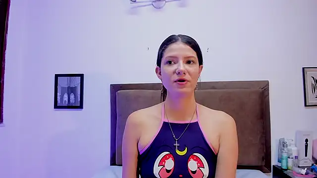 Snapshot of sofy_bonnet1 chatting on June 8, 12:05 pm sofy bonnet1 online show from June 8, 12:05 pm