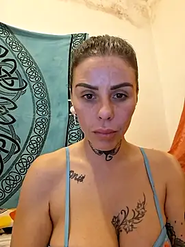 Snapshot of chiquitilla41 chatting on April 29, 10:38 pm chiquitilla41 online show from April 29, 10:38 pm