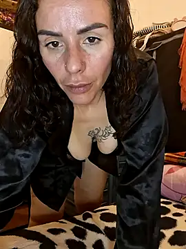 Snapshot of chiquitilla41 chatting on May 21, 11:56 pm chiquitilla41 online show from May 21, 11:56 pm