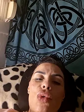 Snapshot of chiquitilla41 chatting on May 22, 12:44 pm chiquitilla41 online show from May 22, 12:44 pm