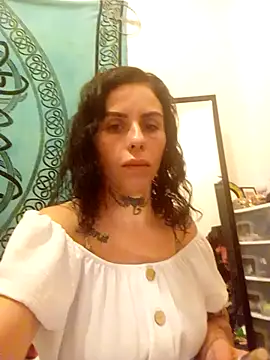 Snapshot of chiquitilla41 chatting on June 2, 9:33 am chiquitilla41 online show from June 2, 9:33 am