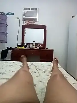 Snapshot of sexymomsn chatting on July 3, 6:58 pm sexymomsn online show from July 3, 6:58 pm