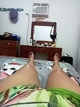 Snapshot of sexymomsn chatting on July 9, 6:39 am sexymomsn online show from July 9, 6:39 am