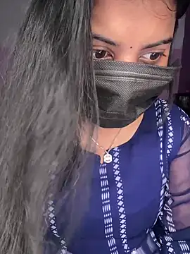 Snapshot of miss_eyekiller12 chatting on May 18, 10:54 am miss eyekiller12 online show from May 18, 10:54 am