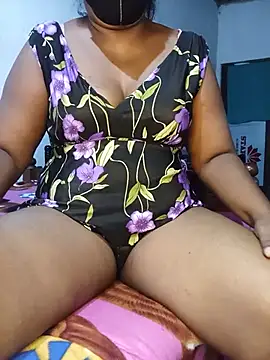 Snapshot of Jayani1978 chatting on July 4, 11:11 pm Jayani1978 online show from July 4, 11:11 pm