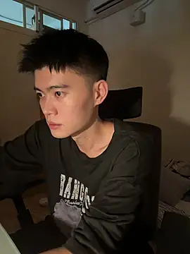 Snapshot of CalvinHY chatting on July 1, 3:30 am CalvinHY online show from July 1, 3:30 am