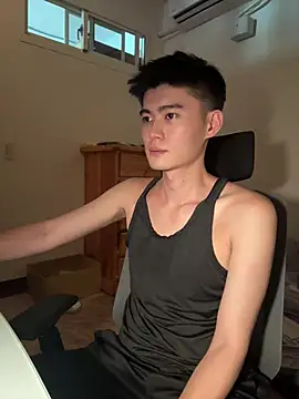 Snapshot of CalvinHY chatting on July 2, 4:18 am CalvinHY online show from July 2, 4:18 am