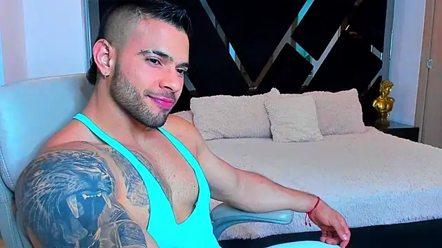 Raytorres online show from April 27, 11:36 pm