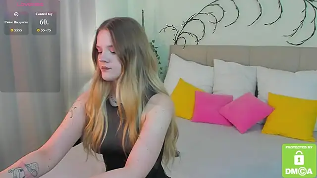 Snapshot of Emma_peach chatting on June 10, 7:51 am Emma peach online show from June 10, 7:51 am