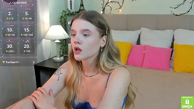 Snapshot of Emma_peach chatting on July 14, 10:21 am Emma peach online show from July 14, 10:21 am