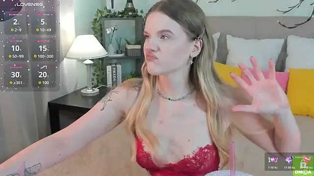Snapshot of Emma_peach chatting on July 17, 7:37 am Emma peach online show from July 17, 7:37 am