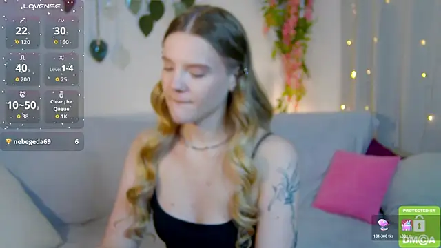 Snapshot of Emma_peach chatting on July 18, 12:48 am Emma peach online show from July 18, 12:48 am