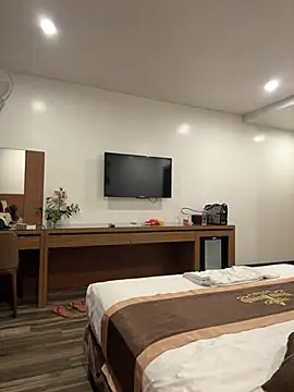 Snapshot of ocoq12 chatting on March 23, 1:48 pm ocoq12 online show from March 23, 1:48 pm