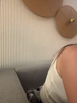 Snapshot of Sindy_Mindy_ chatting on June 22, 6:38 pm Sindy Mindy online show from June 22, 6:38 pm