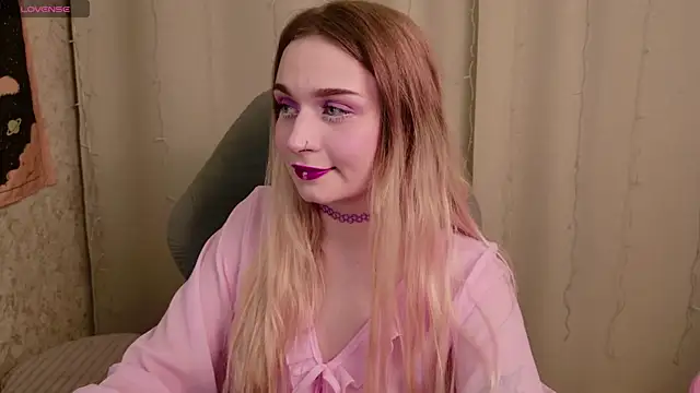 Snapshot of lucysussy chatting on July 12, 5:26 pm lucysussy online show from July 12, 5:26 pm