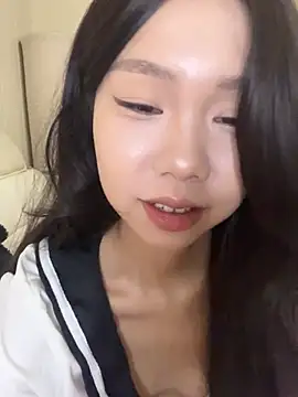 Snapshot of jolie_33 chatting on April 30, 12:33 pm jolie 33 online show from April 30, 12:33 pm