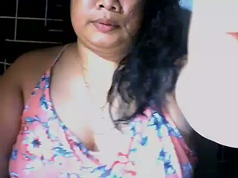 Snapshot of wild_Joan chatting on June 6, 1:49 pm wild Joan online show from June 6, 1:49 pm