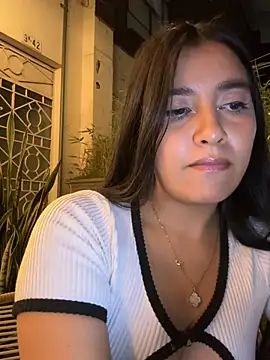 Snapshot of HaileyBiieber chatting on April 1, 11:57 pm HaileyBiieber online show from April 1, 11:57 pm