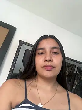 Snapshot of HaileyBiieber chatting on April 4, 9:12 pm HaileyBiieber online show from April 4, 9:12 pm