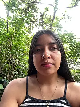 Snapshot of HaileyBiieber chatting on April 5, 4:48 pm HaileyBiieber online show from April 5, 4:48 pm