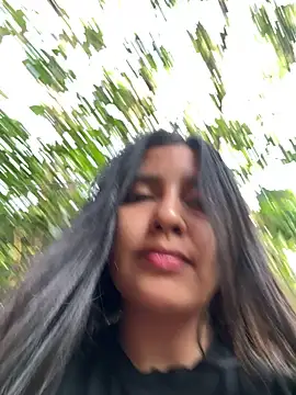 Snapshot of HaileyBiieber chatting on April 6, 10:22 pm HaileyBiieber online show from April 6, 10:22 pm