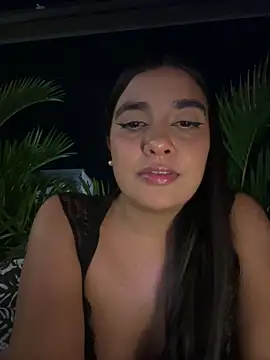 Snapshot of HaileyBiieber chatting on May 15, 11:56 pm HaileyBiieber online show from May 15, 11:56 pm