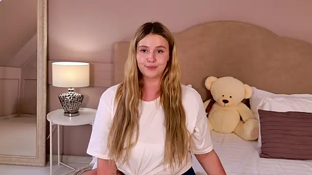 Snapshot of CharlotteAtwoood chatting on June 14, 4:09 pm CharlotteAtwoood online show from June 14, 4:09 pm