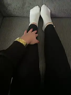 Snapshot of LilouPieds chatting on June 7, 6:00 pm LilouPieds online show from June 7, 6:00 pm