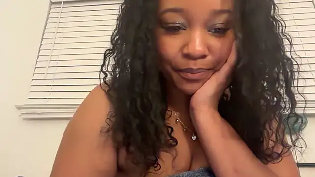Yourmommysilk online show from May 28, 12:02 pm