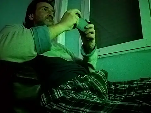 Snapshot of DanTrov79 chatting on April 26, 6:38 pm DanTrov79 online show from April 26, 6:38 pm
