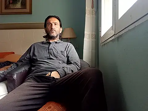 Snapshot of DanTrov79 chatting on May 7, 10:42 am DanTrov79 online show from May 7, 10:42 am
