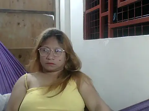Snapshot of PinayChristine chatting on July 13, 3:26 pm PinayChristine online show from July 13, 3:26 pm