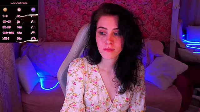 CurleyBlueEyes online show from March 24, 2:33 pm