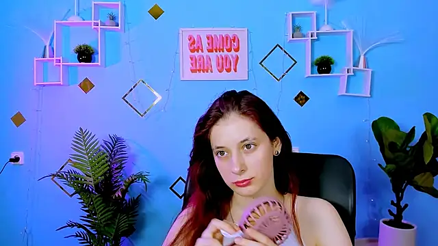 Snapshot of nami_glow chatting on June 24, 8:08 pm nami glow online show from June 24, 8:08 pm