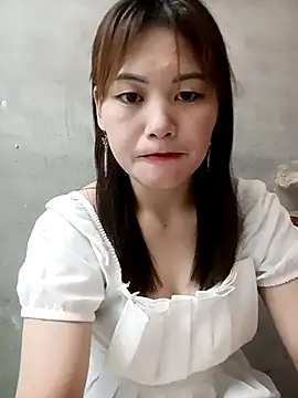 Snapshot of meg_06 chatting on May 10, 2:11 pm meg 06 online show from May 10, 2:11 pm