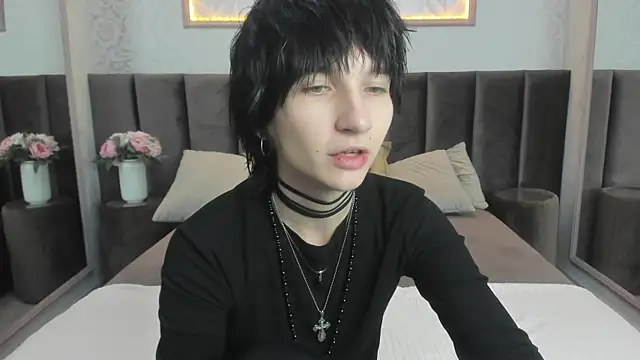 Snapshot of AdonBev chatting on June 18, 5:30 am AdonBev online show from June 18, 5:30 am