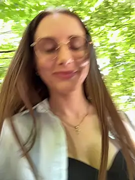 Snapshot of FReyja_44 chatting on July 21, 9:44 am FReyja 44 online show from July 21, 9:44 am