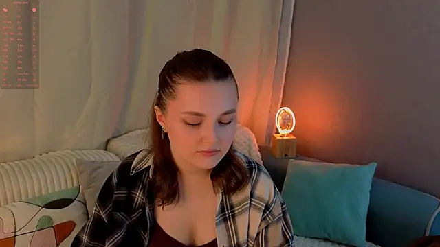 LorriMonz online show from June 5, 1:45 am