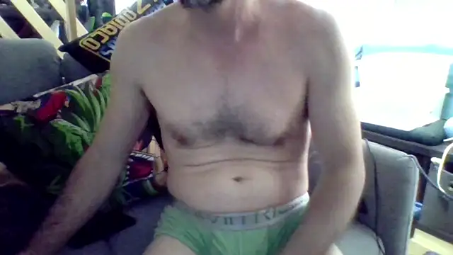 Snapshot of ACruoreX chatting on May 7, 12:05 am ACruoreX online show from May 7, 12:05 am