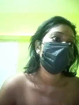 Snapshot of bannerjeesneha20 chatting on April 13, 7:19 pm bannerjeesneha20 online show from April 13, 7:19 pm