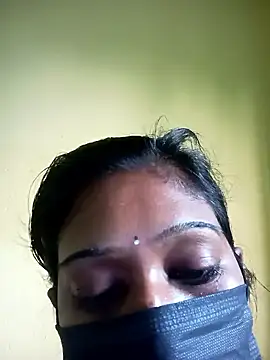 Snapshot of bannerjeesneha20 chatting on April 17, 11:13 am bannerjeesneha20 online show from April 17, 11:13 am