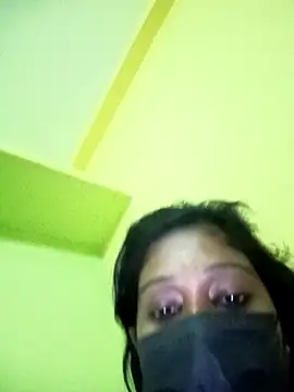 Snapshot of bannerjeesneha20 chatting on April 18, 10:54 pm bannerjeesneha20 online show from April 18, 10:54 pm