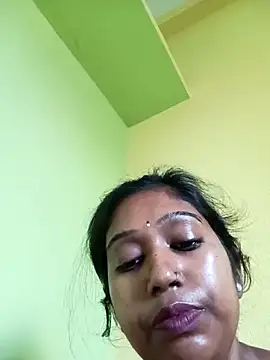 Snapshot of bannerjeesneha20 chatting on April 22, 2:03 am bannerjeesneha20 online show from April 22, 2:03 am