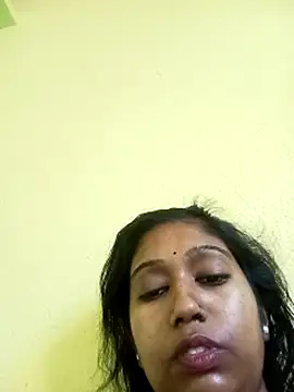 Snapshot of bannerjeesneha20 chatting on April 25, 2:25 am bannerjeesneha20 online show from April 25, 2:25 am