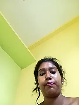 Snapshot of bannerjeesneha20 chatting on April 28, 3:33 am bannerjeesneha20 online show from April 28, 3:33 am