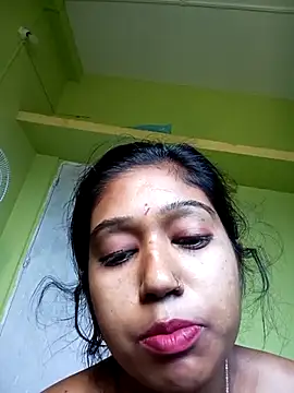 Snapshot of bannerjeesneha20 chatting on May 12, 4:09 am bannerjeesneha20 online show from May 12, 4:09 am