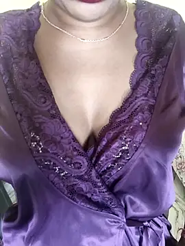 Snapshot of Rubina_Love chatting on April 9, 8:20 am Rubina Love online show from April 9, 8:20 am